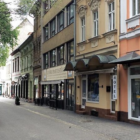 Apartament Kuckó Panzió Győr Zewnętrze zdjęcie