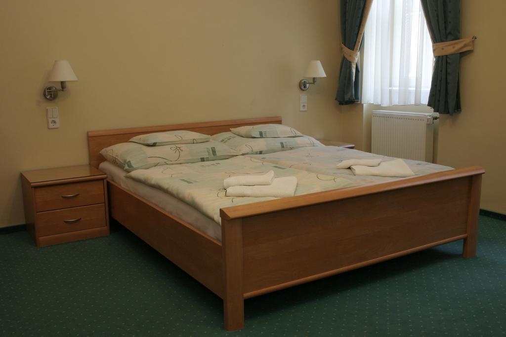 Apartament Kuckó Panzió Győr Zewnętrze zdjęcie